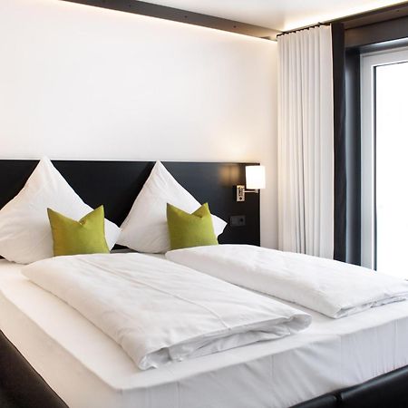Lh Hotel By Wmm Hotels ไลพ์ไฮม์ ภายนอก รูปภาพ