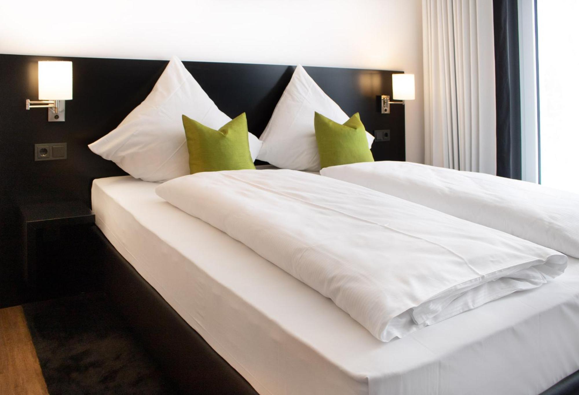 Lh Hotel By Wmm Hotels ไลพ์ไฮม์ ภายนอก รูปภาพ