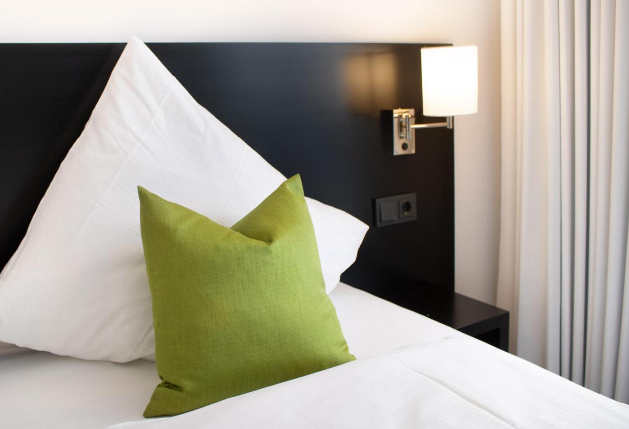 Lh Hotel By Wmm Hotels ไลพ์ไฮม์ ภายนอก รูปภาพ